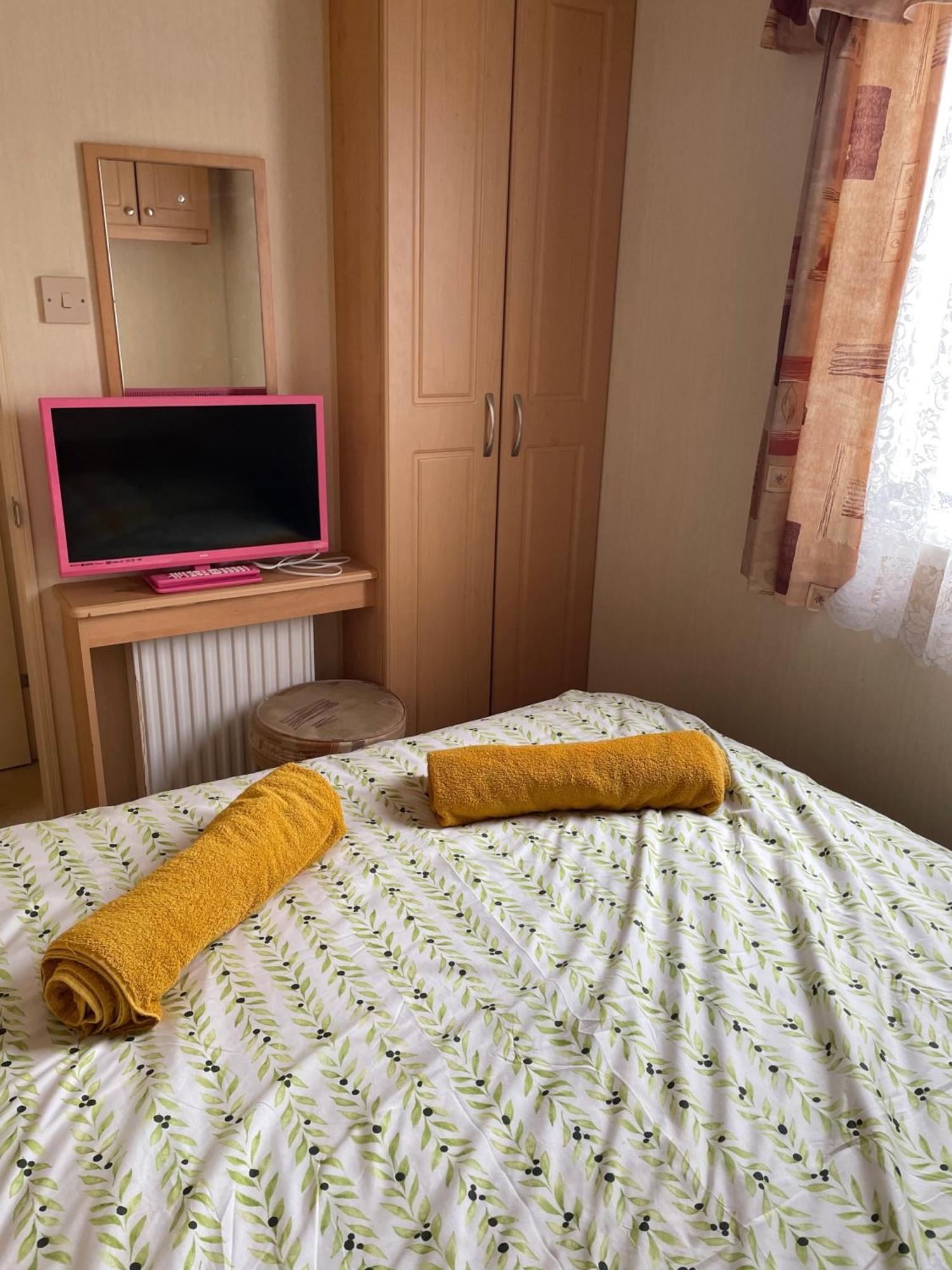 Cozy Camber Caravan 3 Bedroom Retreat With Decking Рай Экстерьер фото